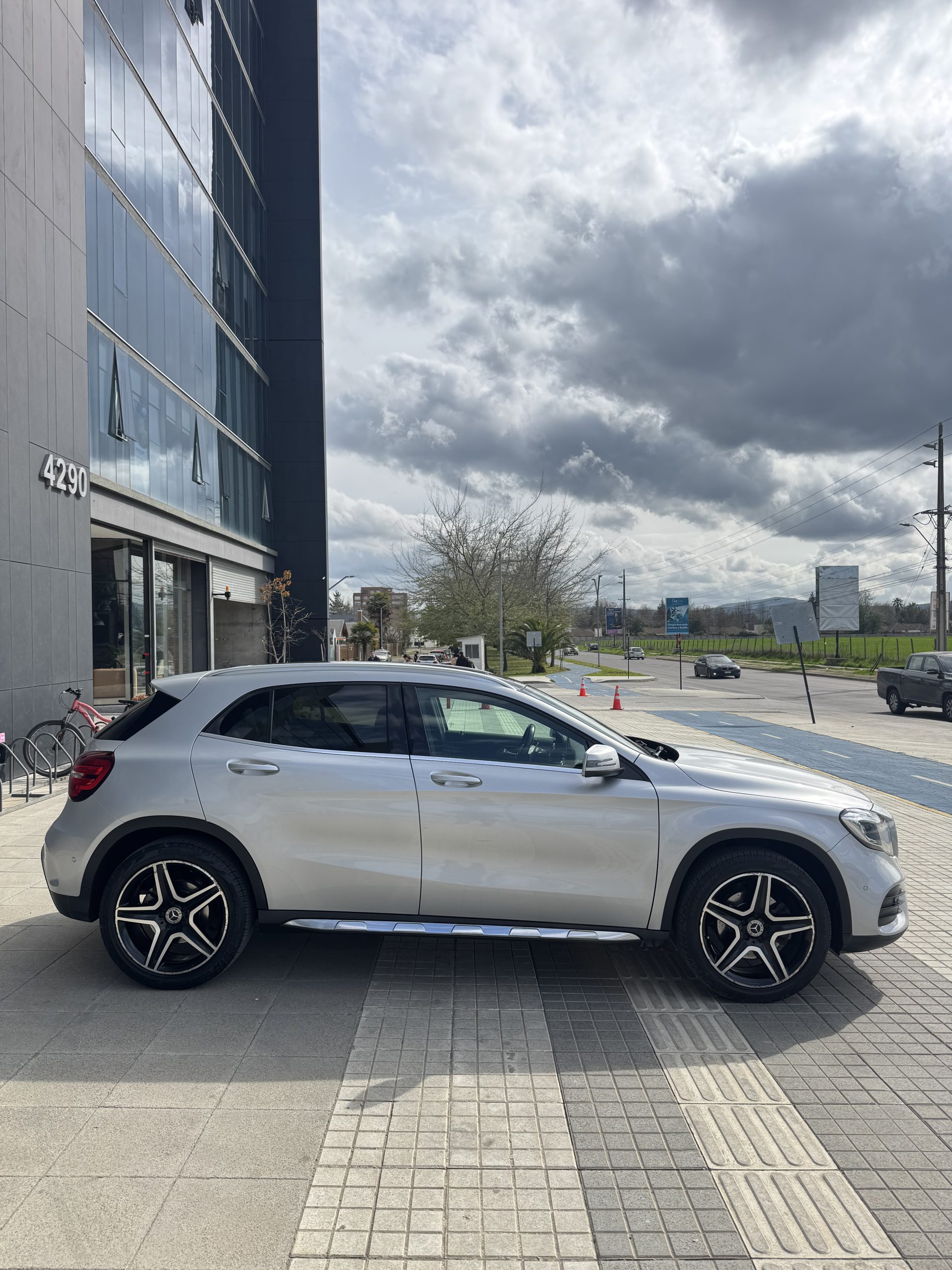 Mercedes Benz GLA 250