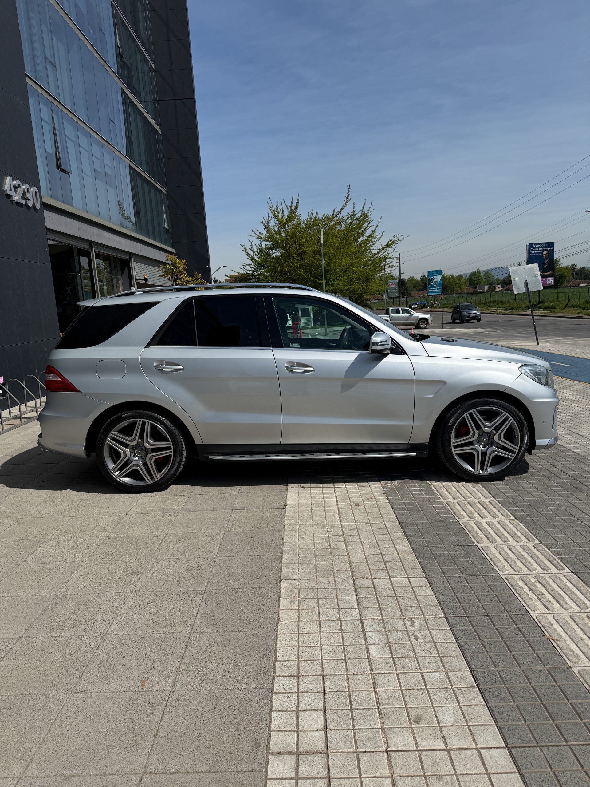 Mercedes benz ML63 AMG