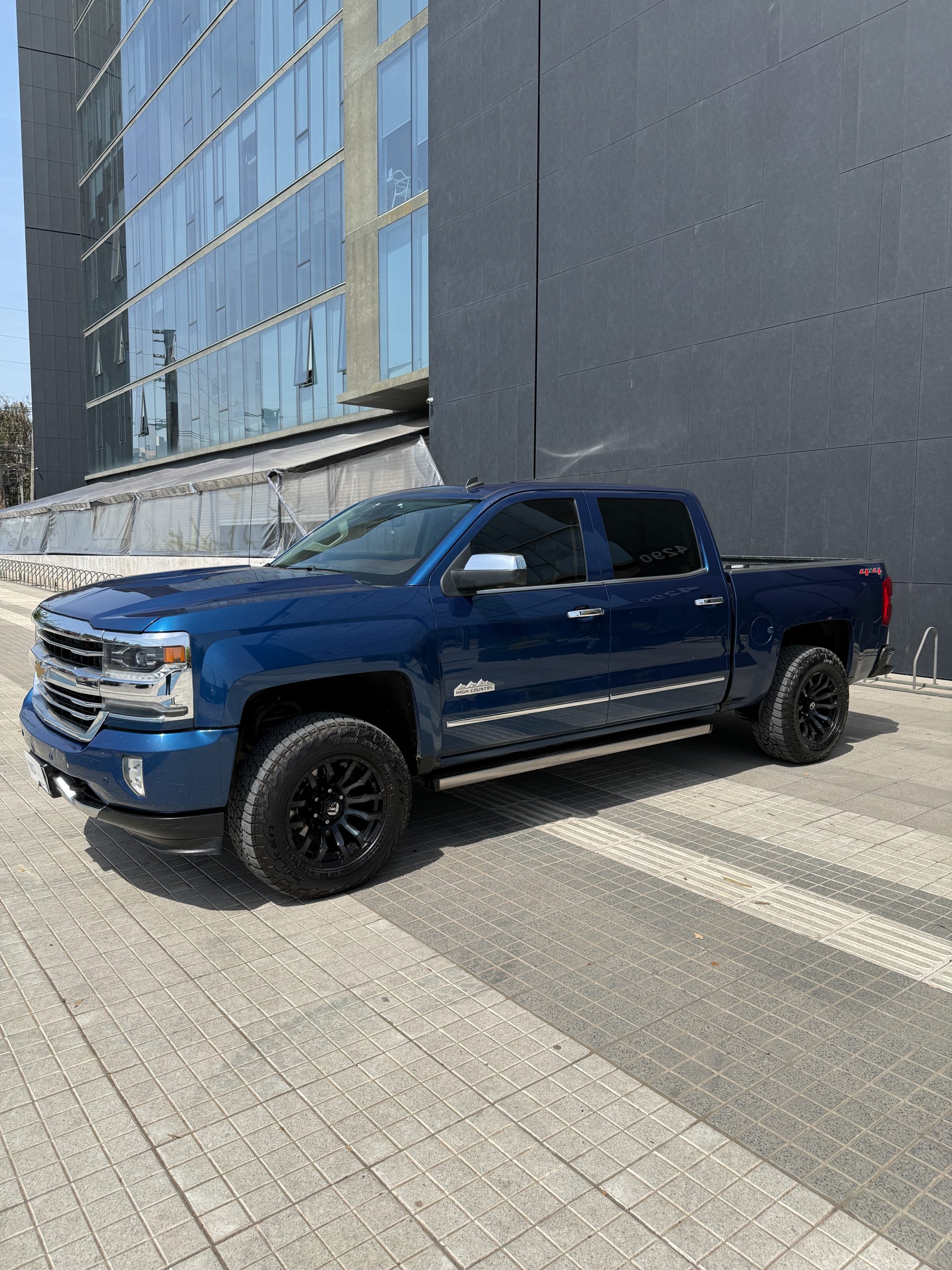 Chevrolet Silverado LTZ High Country