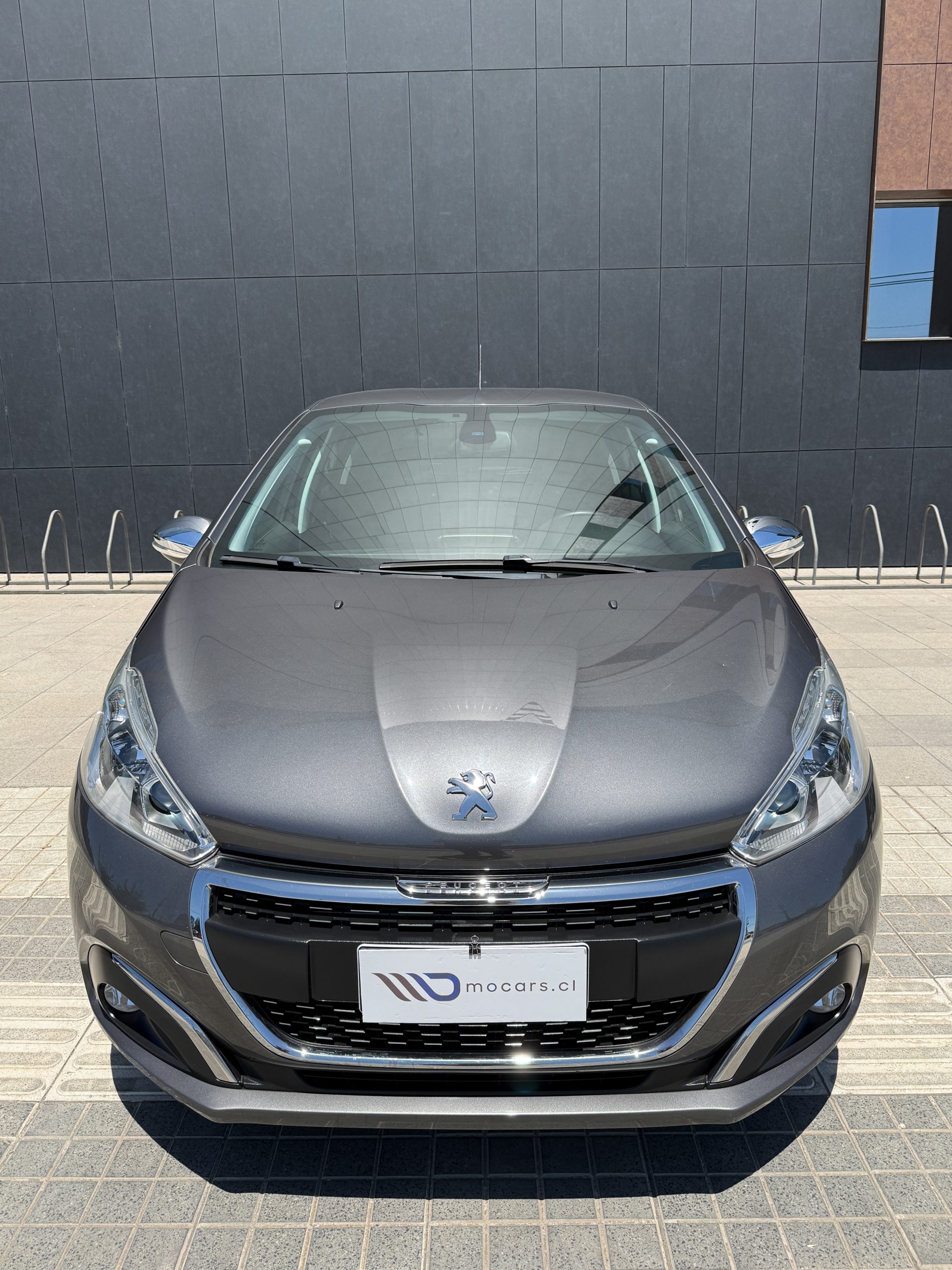 Peugeot 208 Signature