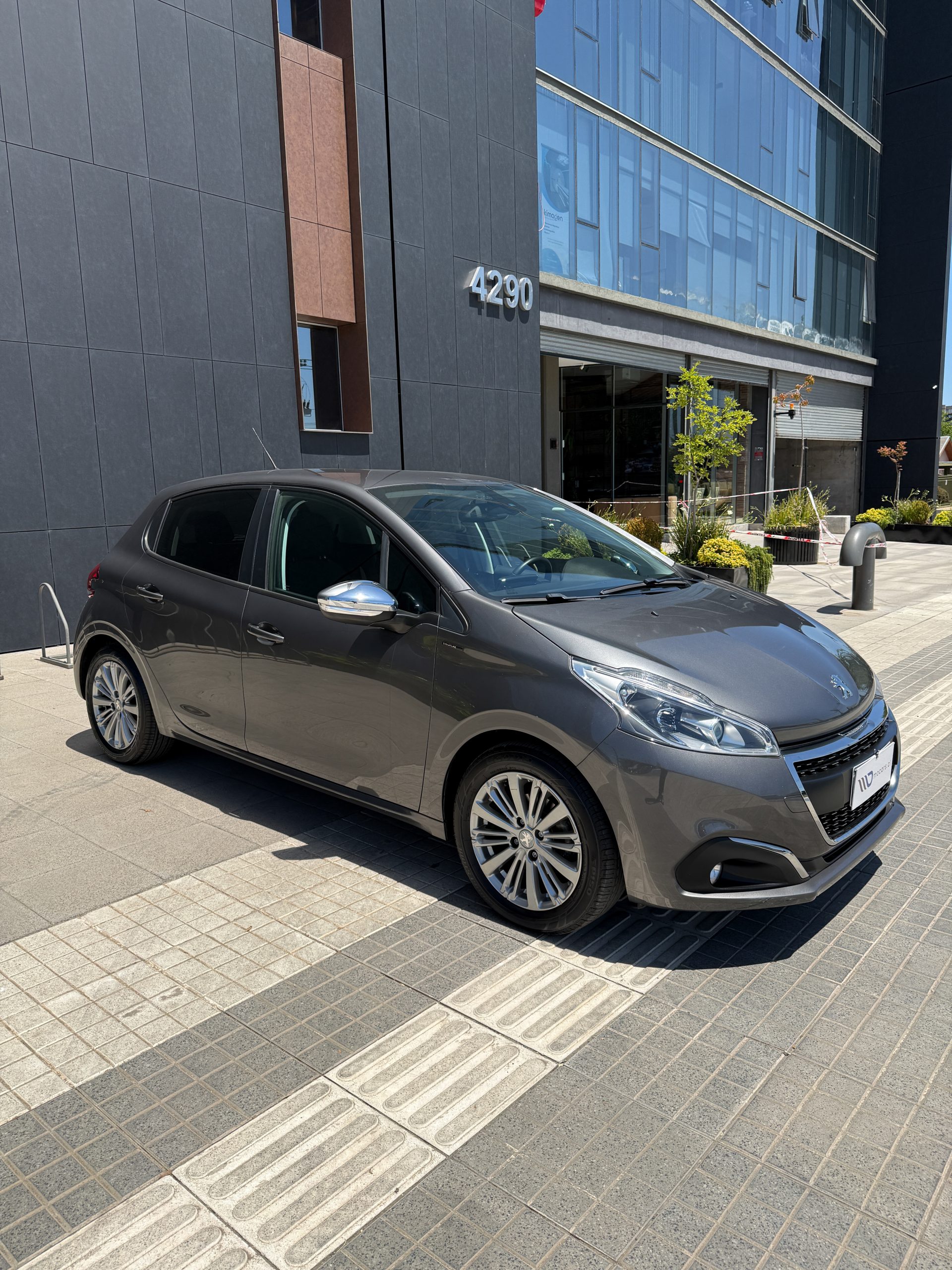 Peugeot 208 Signature
