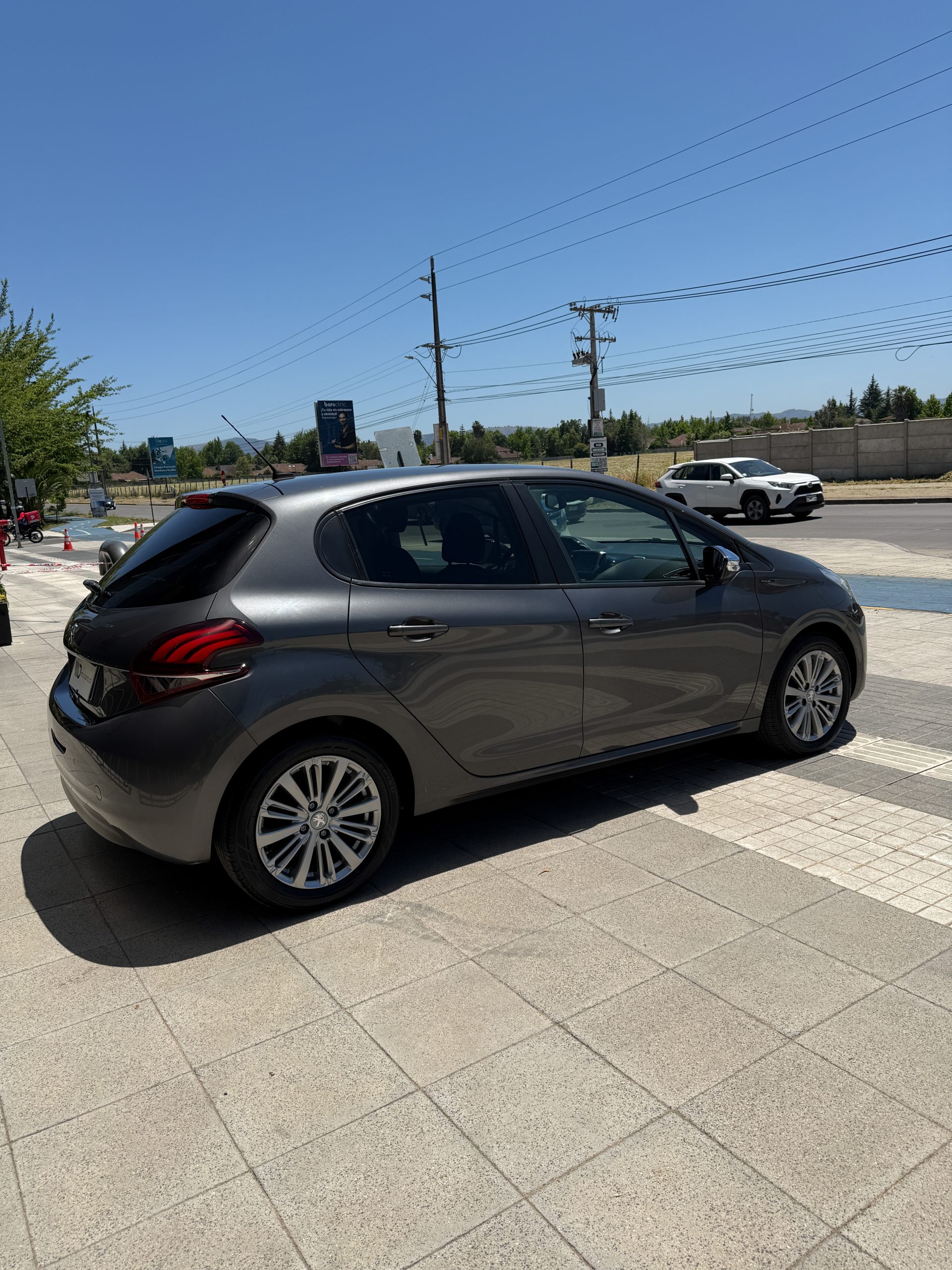 Peugeot 208 Signature