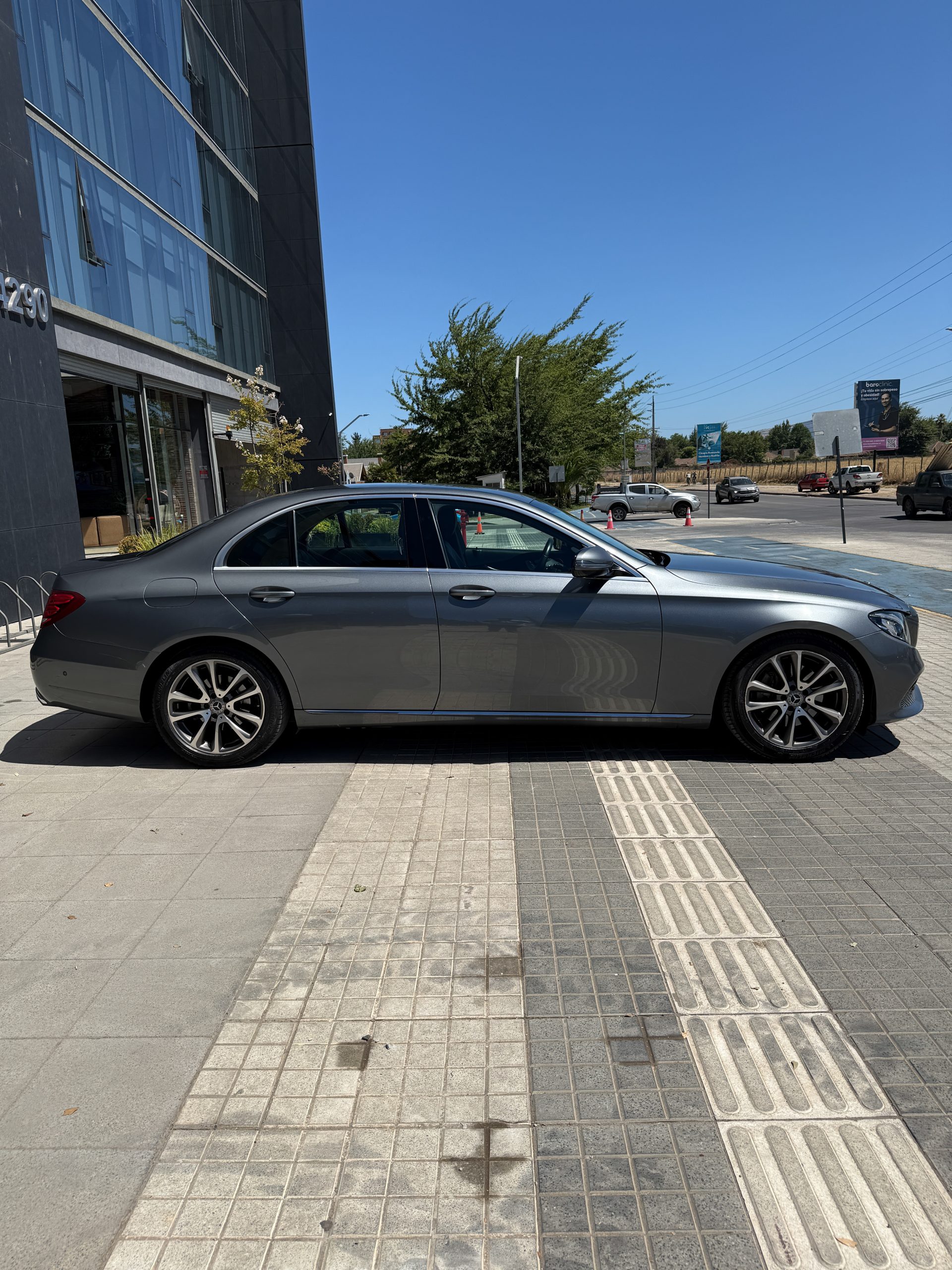 Mercedes Benz E220