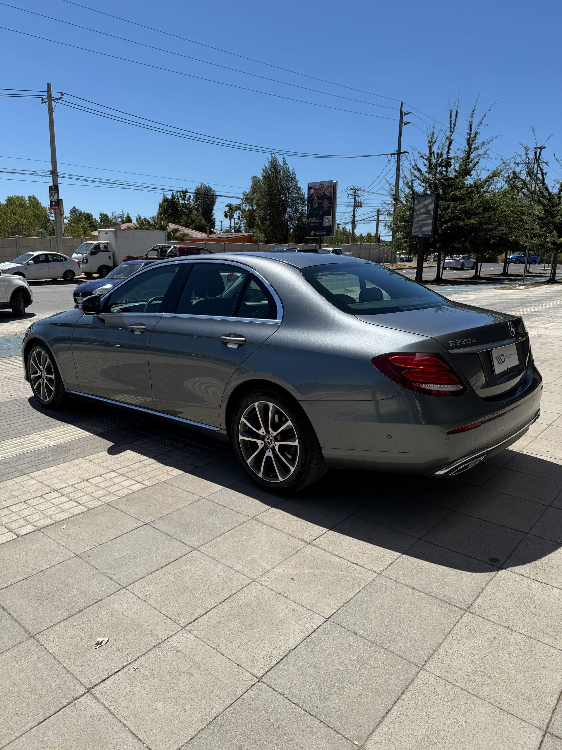 Mercedes Benz E220