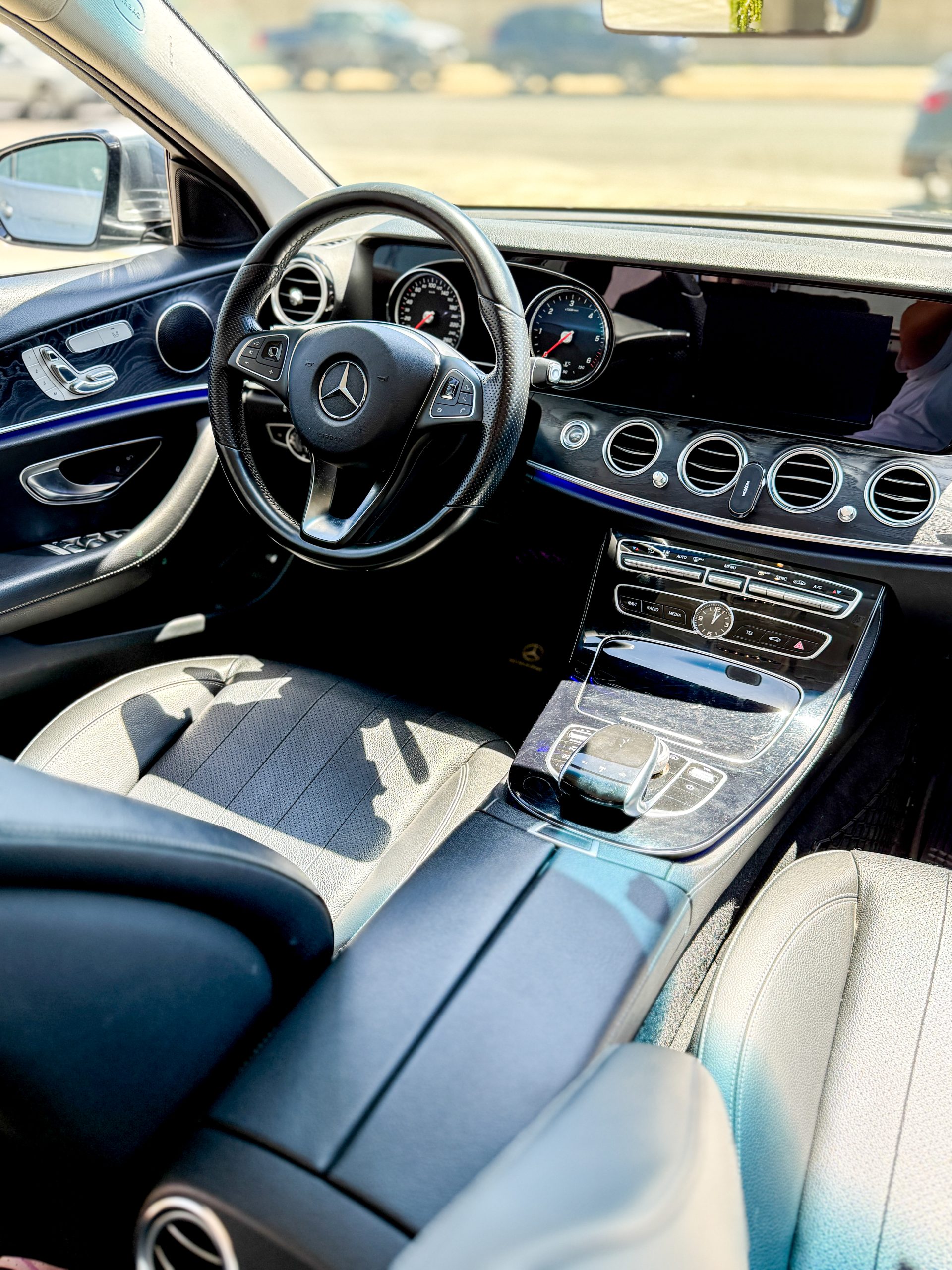 Mercedes Benz E220