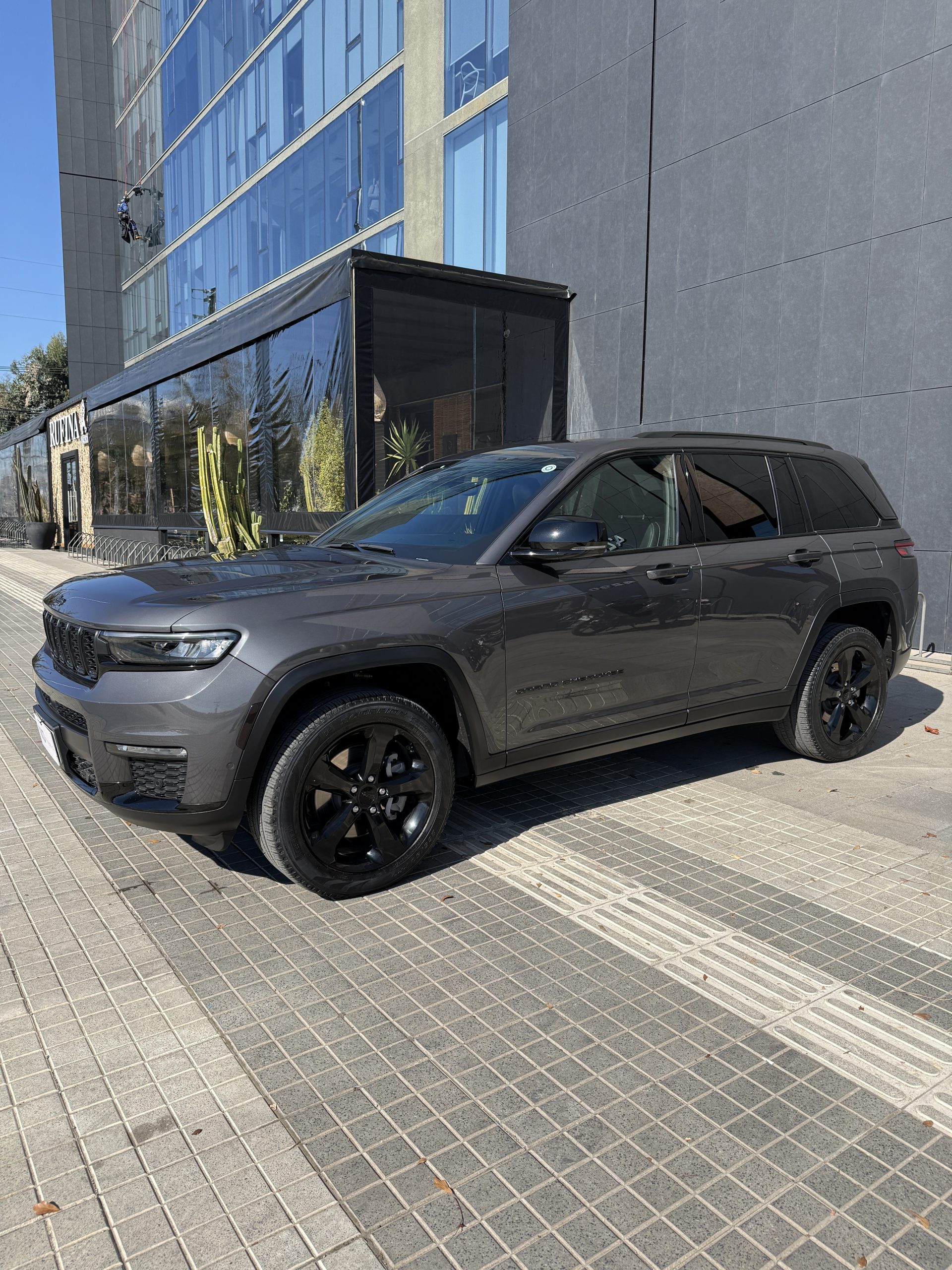 Jeep Cherokee Laredo Altitud